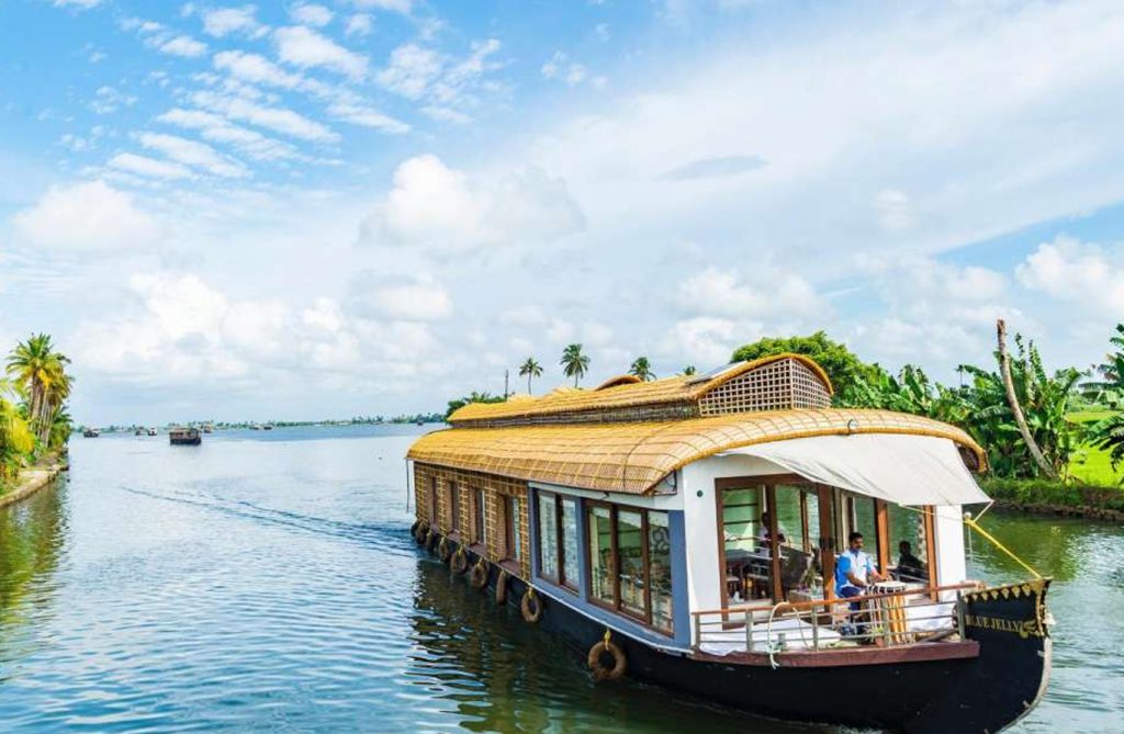 Eco-Friendly Houseboats in Kerala: Sustainable Travel on the Backwaters houseboat in Kerala