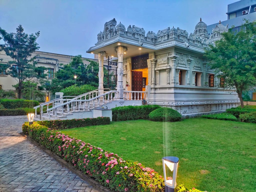 Luxurious Old Age Home: Importance Round-the-Clock Care Kolkata luxurious old age home